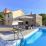 Villa Vrh Villa