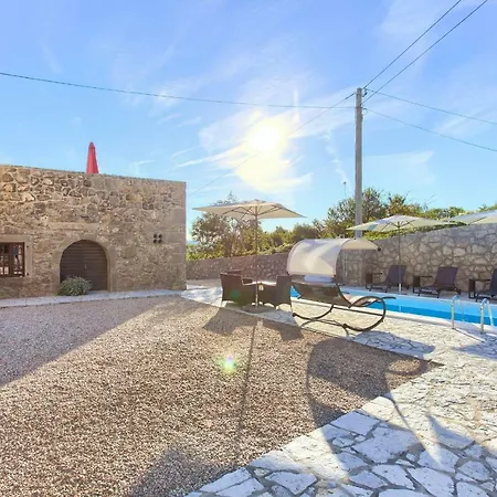 Villa Vrh فيلة