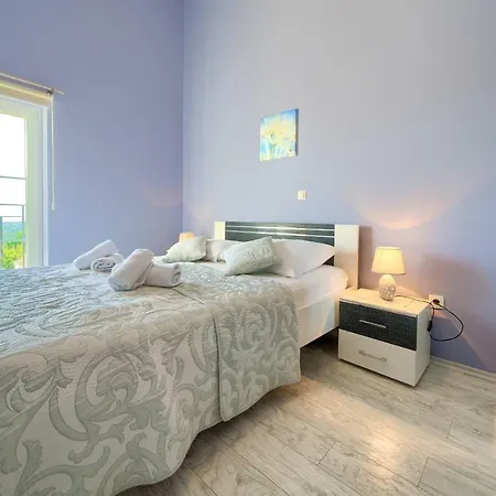 فيلة Villa Vrh Vrh (Krk)