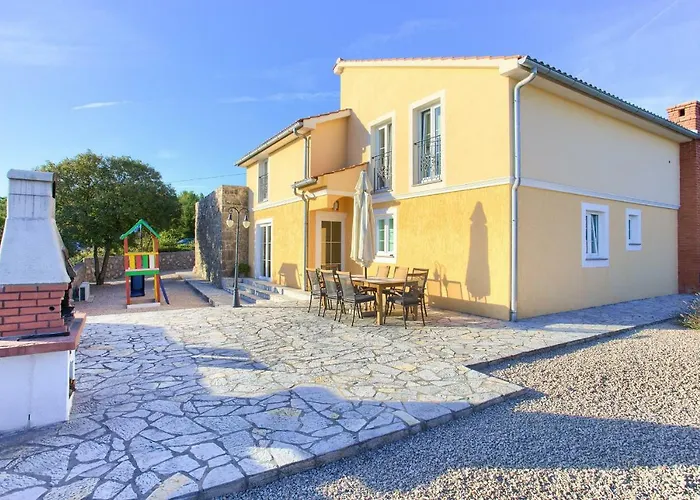 Villa Vrh Villa *